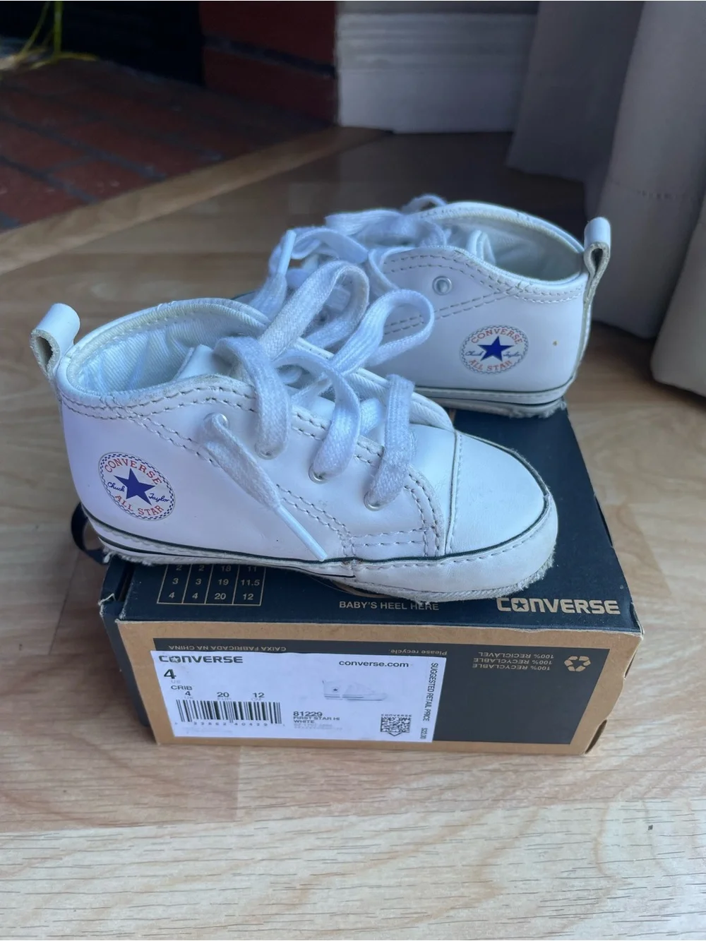 Converse Kids White Low-Top Chuck Taylor Sneakers size 4 crib